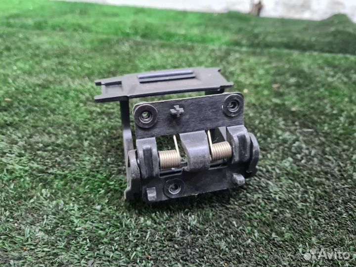 Заглушка омывателя фары правая audi a8 d3