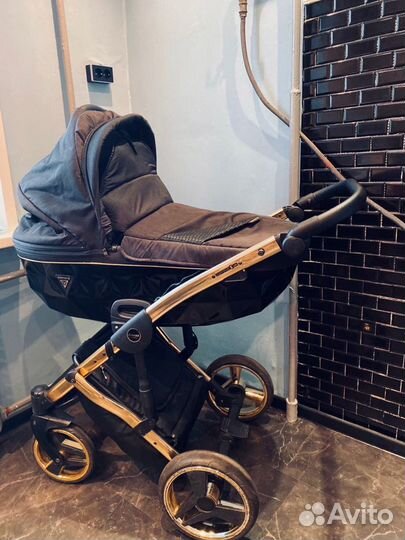 Коляска черная с золотом Junama Diamond 3 в 1