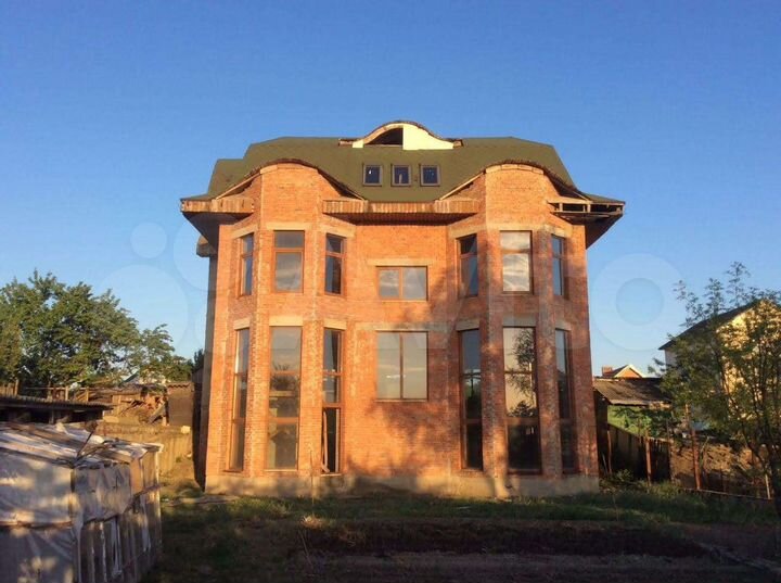 Дом 250 м² на участке 12,7 сот.