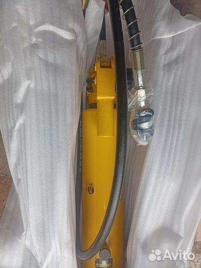 Ручной гидравлический насос