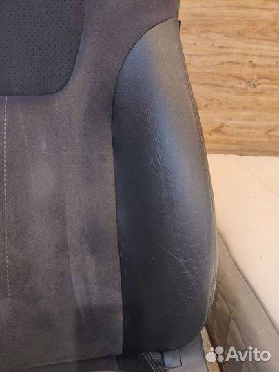 Сидение водителя STI GRB 2008