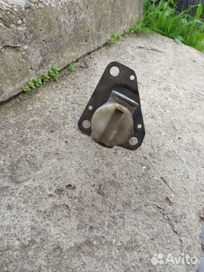 Левый кронштейн усилителя бампера Ауди А4 Б5