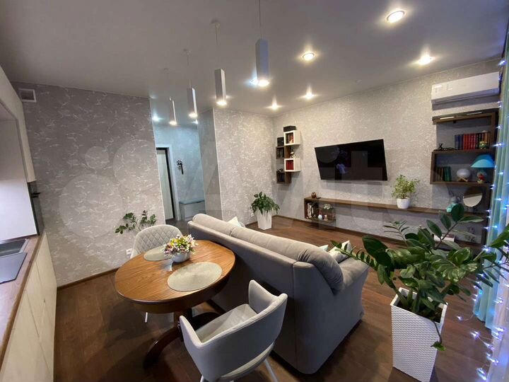 2-к. квартира, 57 м², 10/14 эт.