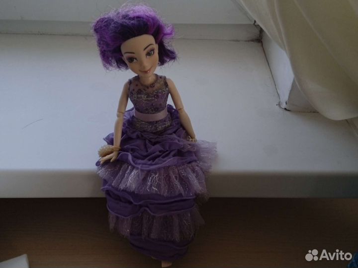 Кукла с двигающимися ногами и руками