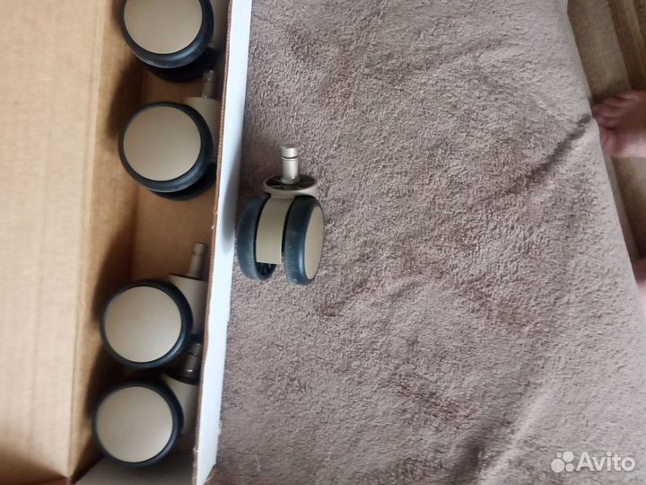 Заглушки на офисные кресла