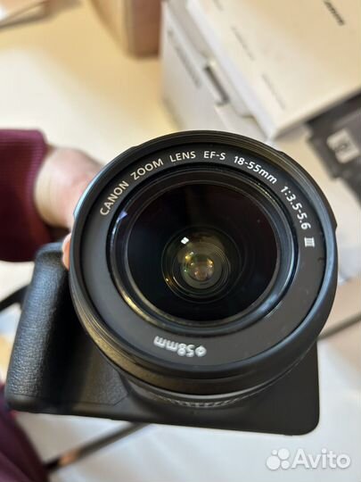 Зеркальный фотоаппарат Canon EOS 2000D Kit 18-55mm