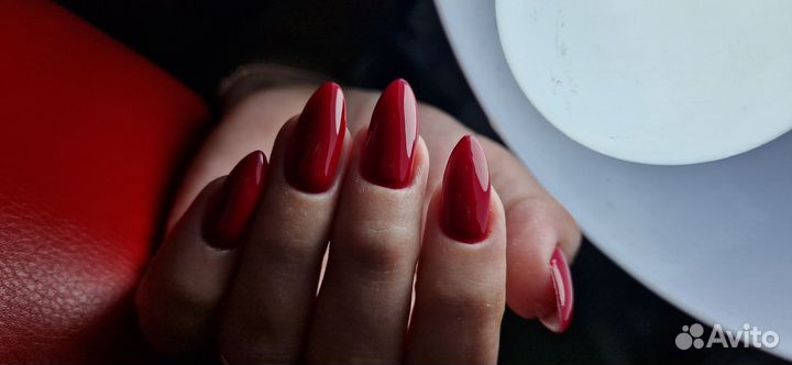 Маникюр и педикюр