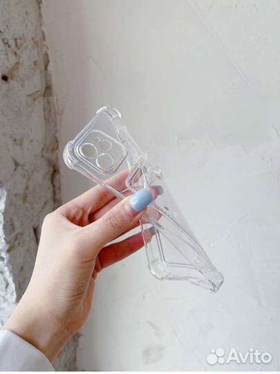 Прозрачный чехол на iPhone 11