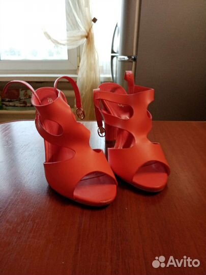 Босоножки женские 38 размер