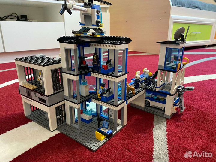 Lego city полицейская часть