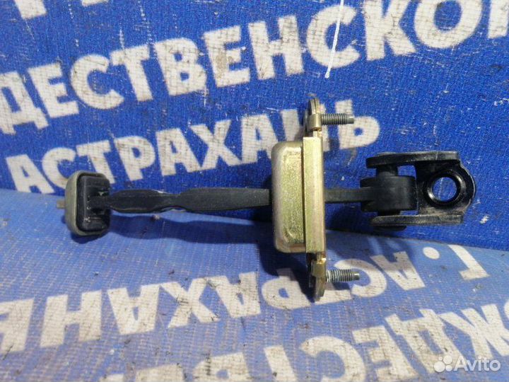 Ограничитель двери Ford Mondeo 3 седан 2006