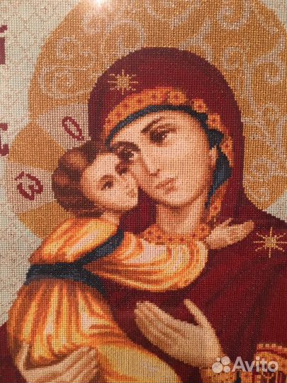 Икона Божьей матери, вышитая крестиком