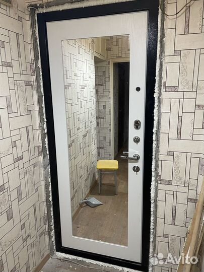 Дверь Marcus Титан шагрень, Белый ясень с зеркалом