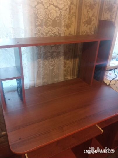 Компьютерный стол