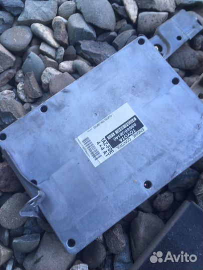 Блок управления Toyota Noah 2002, AZR 60 65