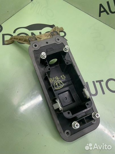 Крепление селектора АКПП Volkswagen Touareg 7P