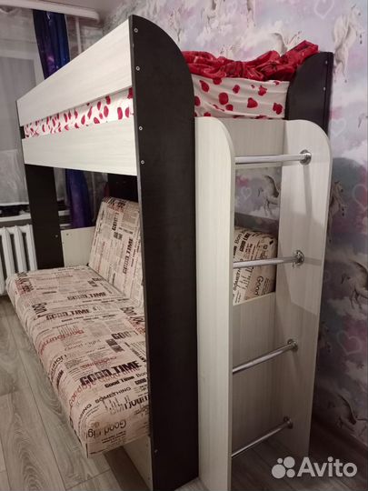 Двухъярусная кровать с диваном