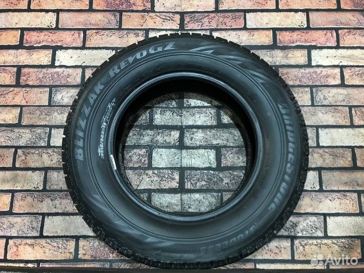 Bridgestone Blizzak Revo GZ 215/65 R16 98S