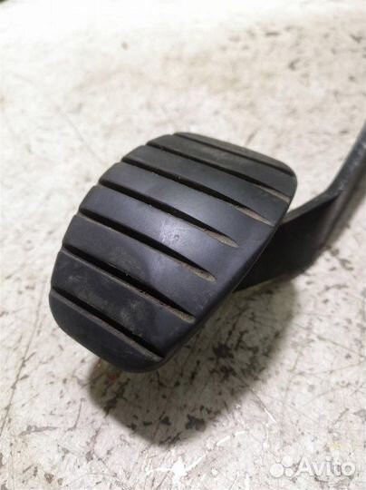 Педаль тормоза Рено Меган 2