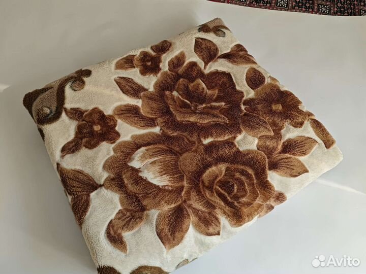 Покрывало плед одеяло плюшевое с цветами