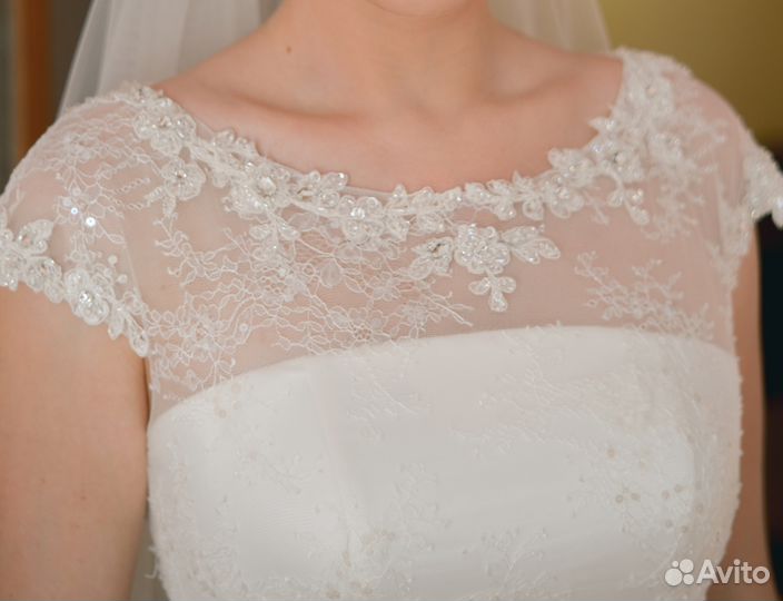 Платье цвета шампань