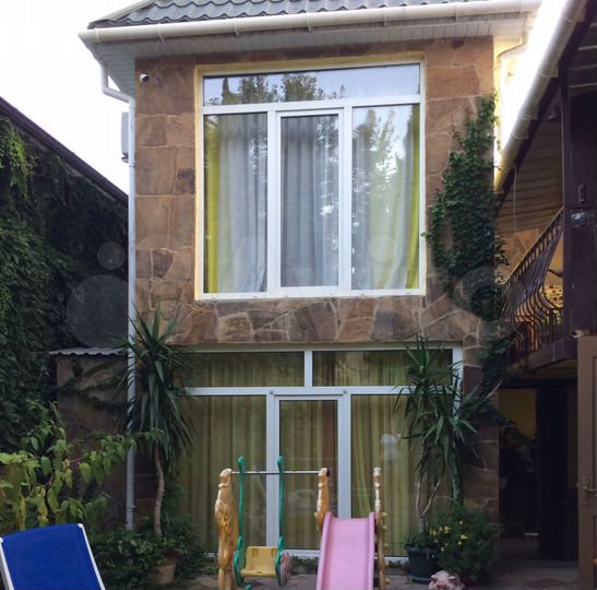 Дом 400 м² на участке 5 сот.