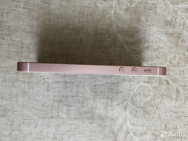 Телефон iPhone 5sе 32г