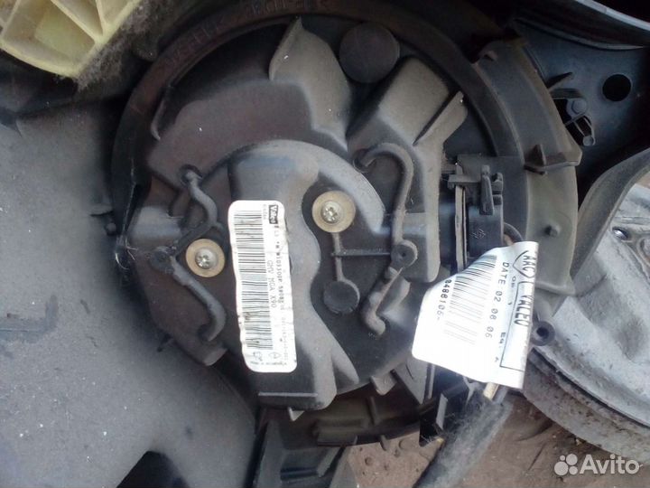 Вентилятор отопителя салона.рено логан