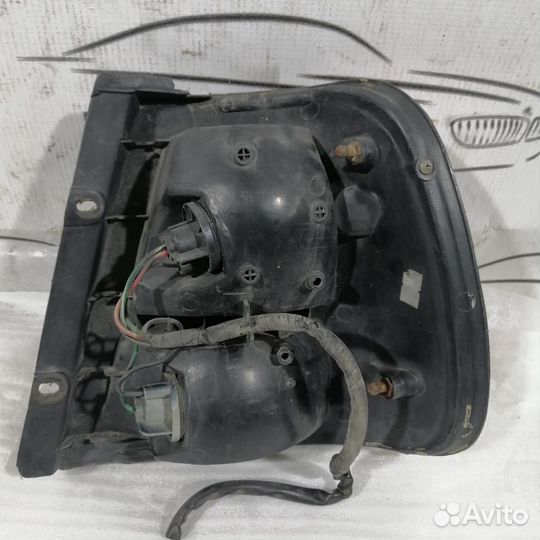 Фонарь задний левый swift Suzuki