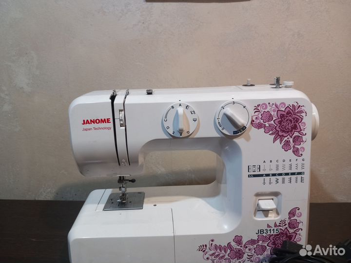 Швейная машина janome