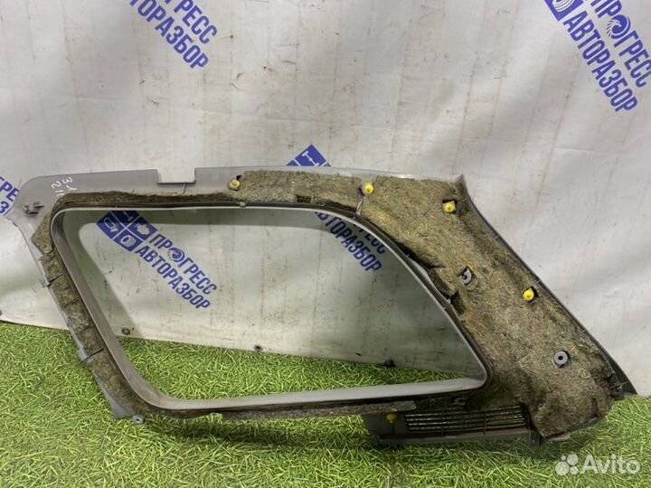 Обшивка багажника задняя левая Toyota Avensis