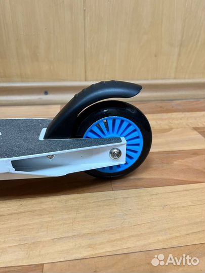 Трюковой самокат Black Aqua