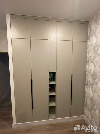 Шкаф распашной на заказ