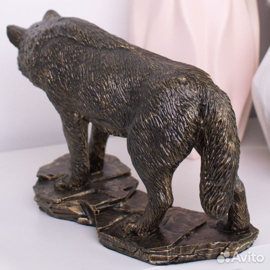 Статуэтка Волк