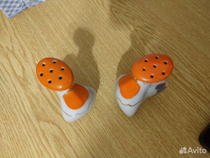 Блюда советского периода, Солонки фаор и мельхиор