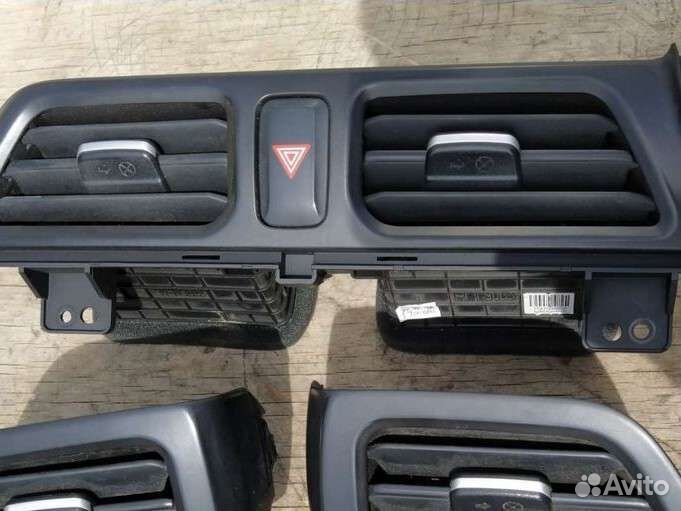 Центральный дефлектор Киа Рио 3 разбор авто