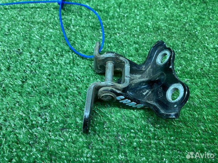 Петля двери задняя левая Hyundai Solaris