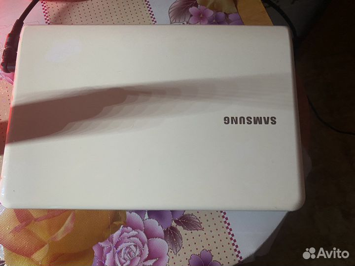 Продам самсунг нетбук