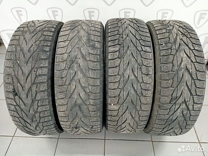 Nokian Tyres Hakkapeliitta 5 215/65 R16 102R