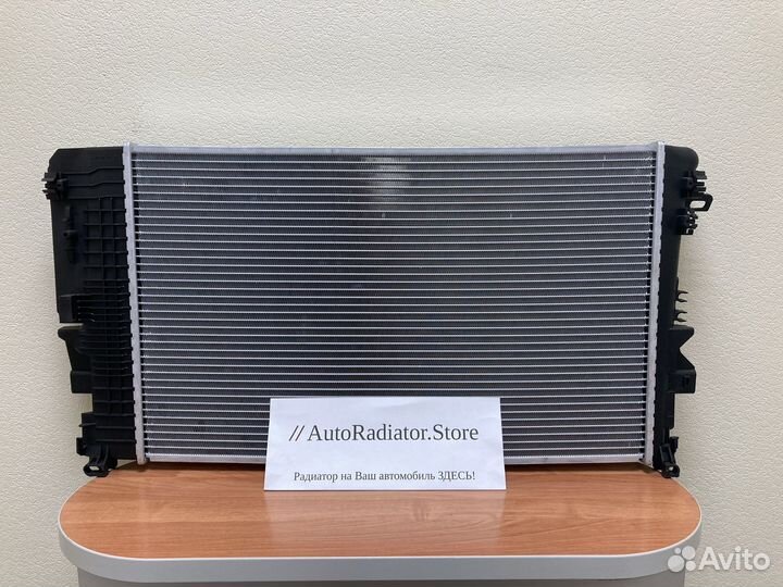 Радиатор охлаждения Мерседес Виано W639 03- АКПП