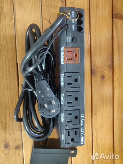 Удлиннитель-коммутатор для компьютерного стола