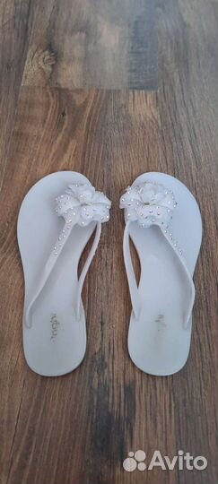 Шлепанцы женские