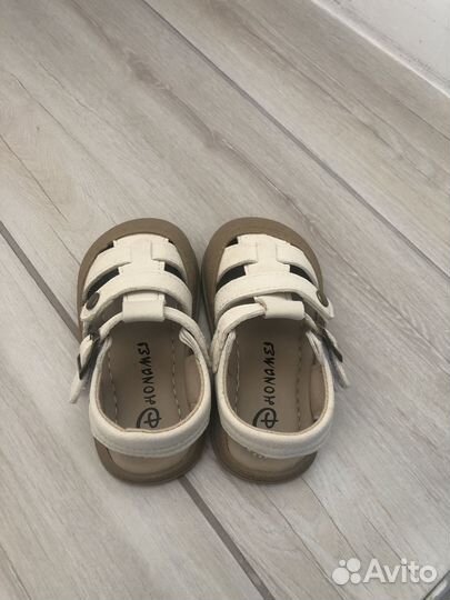 Сандалии для девочки