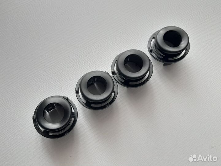 Кронштейны задних парктроников Volkswagen Tiguan I