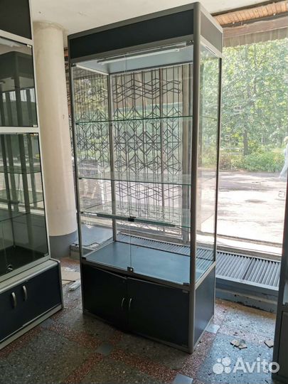 Торговые витрины стеклянные