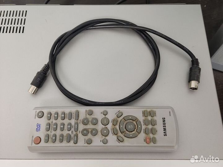 Видеомагнитофон Samsung sv-dvd40
