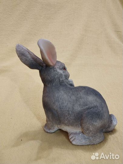 Фигурка кролика