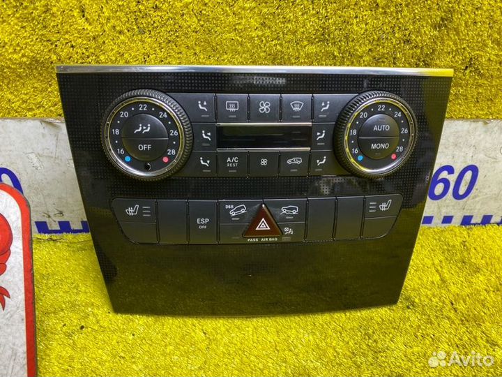 Блок управления климат-контролем передний