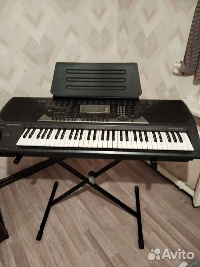Продам синтезатор casio