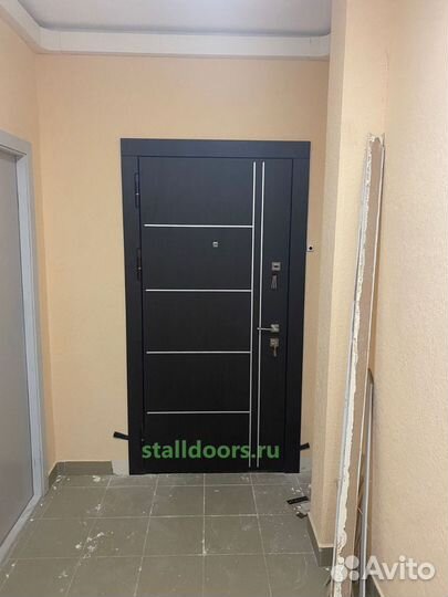 Квартирная дверь
